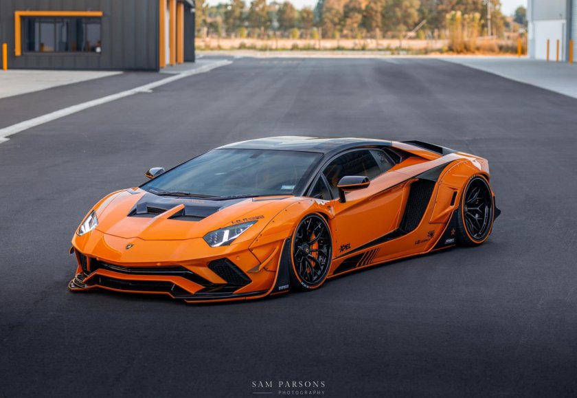 Lamborghini aventador liberty walk