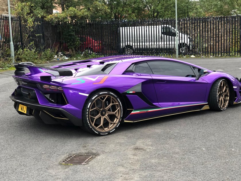 Ламборджини авентадор SVJ