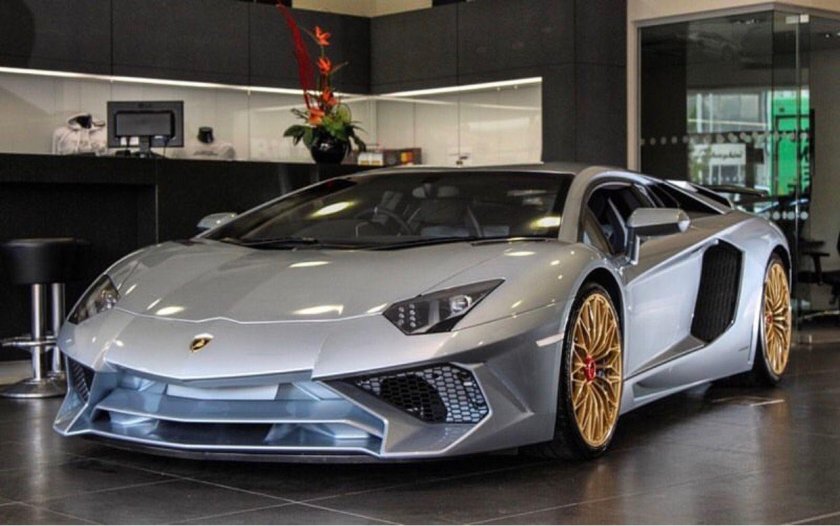 Порше 918 и Ламборджини