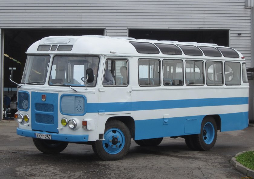 ПАЗ 672