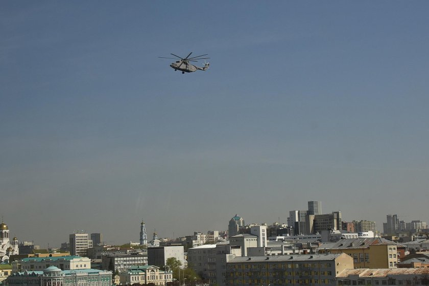 Военные вертолеты над Москвой