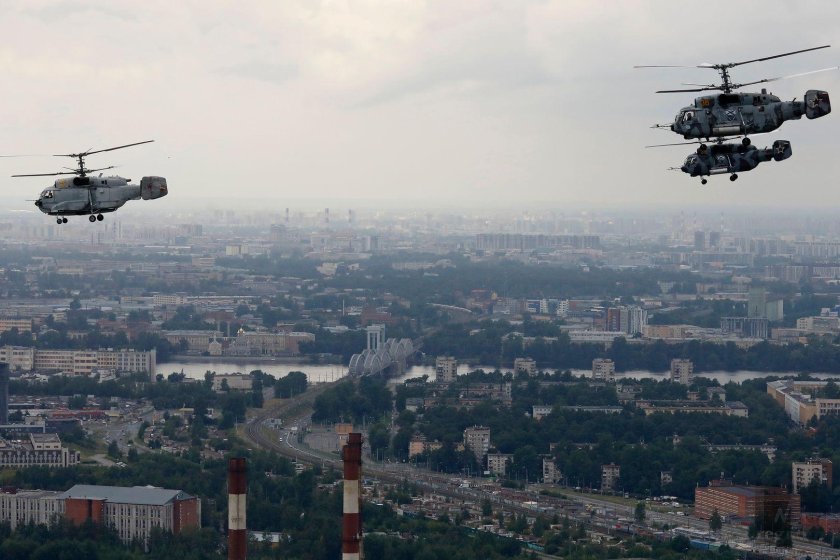 Военный вертолет