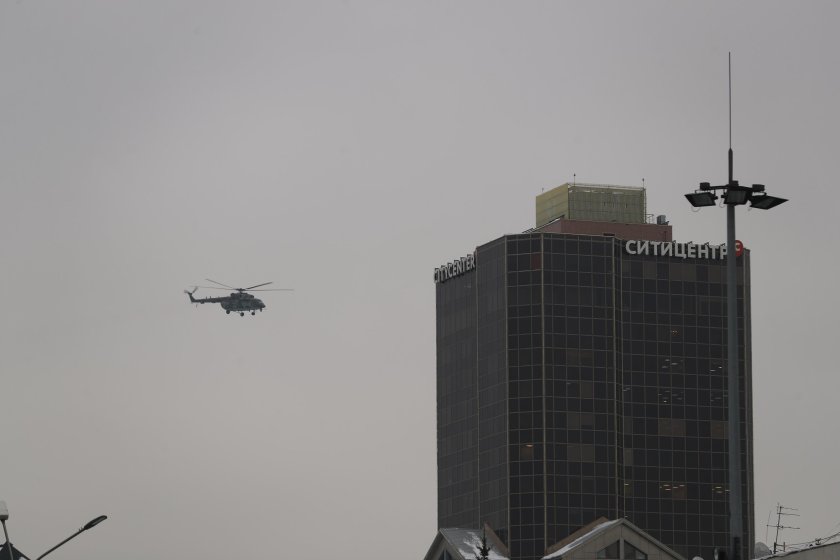 Вертолеты кружат