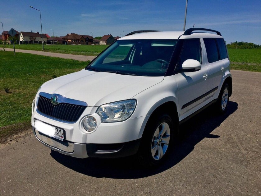 Шкода Йети i 1.8 AMT (152 Л.С.) белый с пробегом на снегу