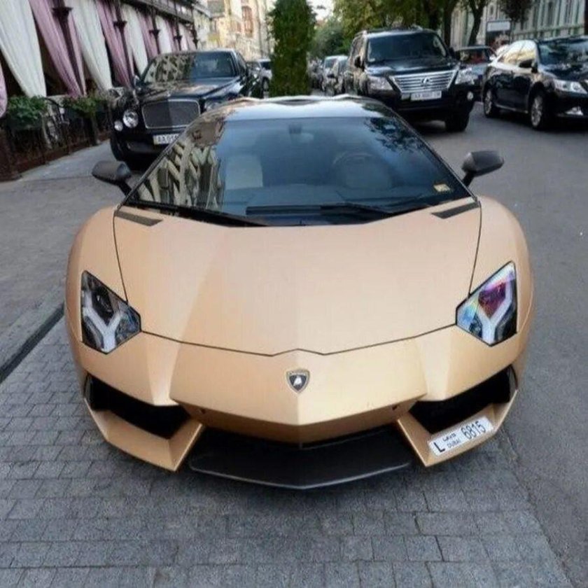 Бежевая Ламборгини
