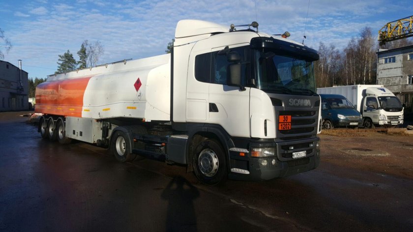 Вольво нефтевоз