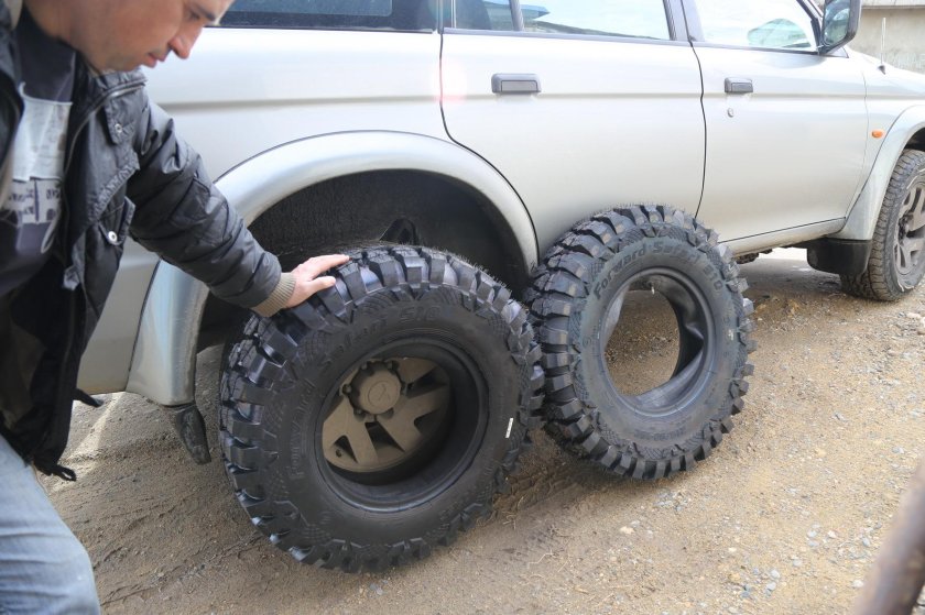 Forward Safari 510 215/90-15