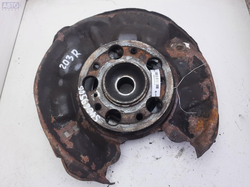 Сальнблок ступицы Мерседес w 203