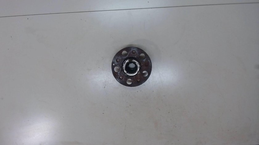 Сальнблок ступицы Мерседес w 203