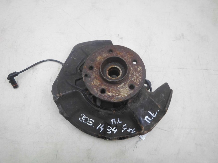 W203 поворотный кулак