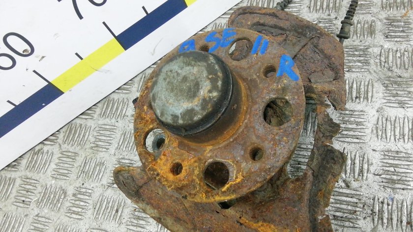 Сальнблок ступицы Мерседес w 203