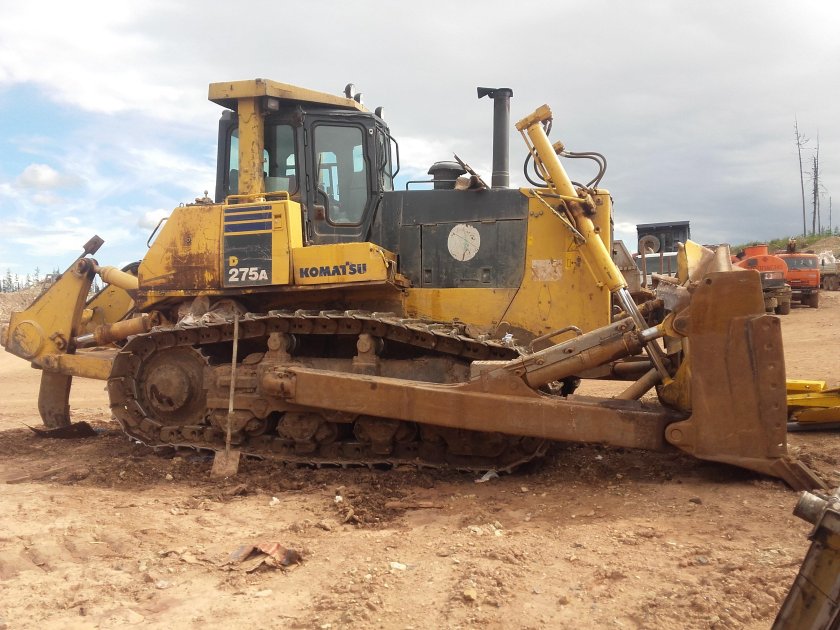 Бульдозер Komatsu d275