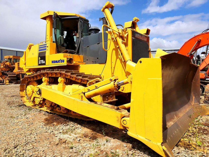 Komatsu d275a-5