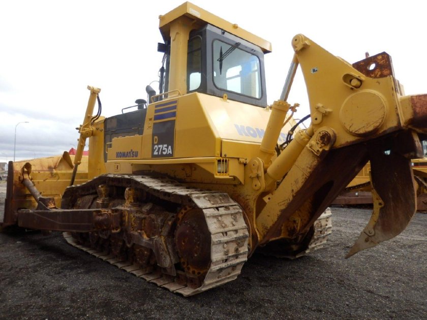 Коматсу бульдозер