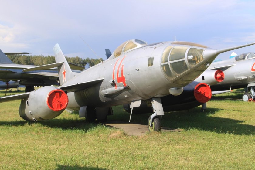 Як 28 сверхзвуковой самолёт