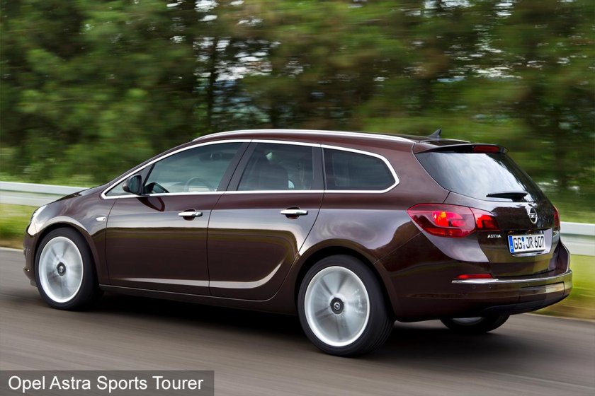Opel Astra Sports Tourer 2012