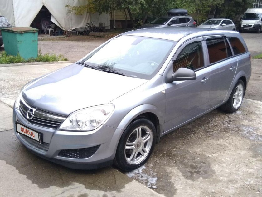 Opel Astra 2010 универсал