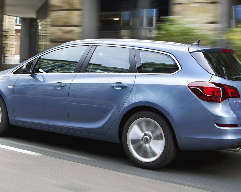 Опель Астра j универсал 2010