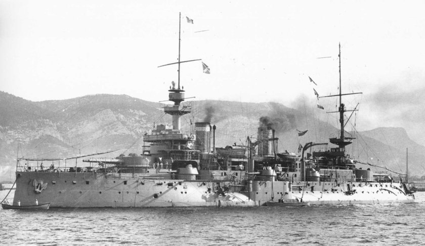 Французский броненосец "Сюффрен"