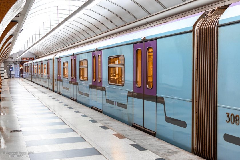 81-760а/761а/763а Ломоносовский проспект