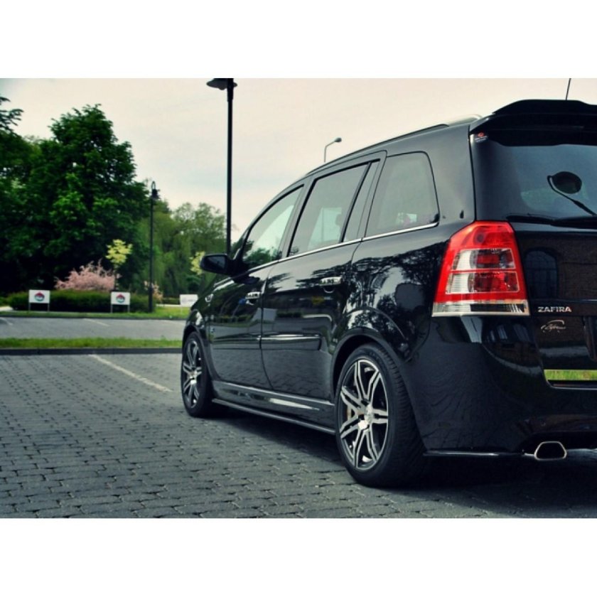 Opel Zafira b stance