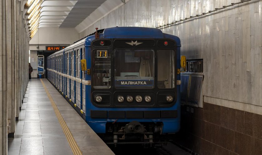 Пробный поезд метро 81-717