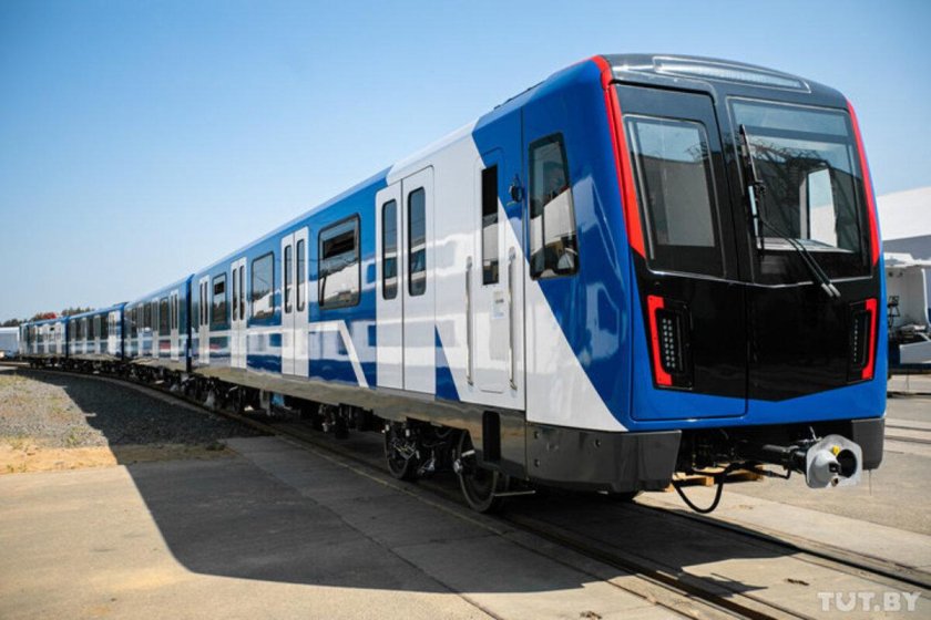 Штадлер м110