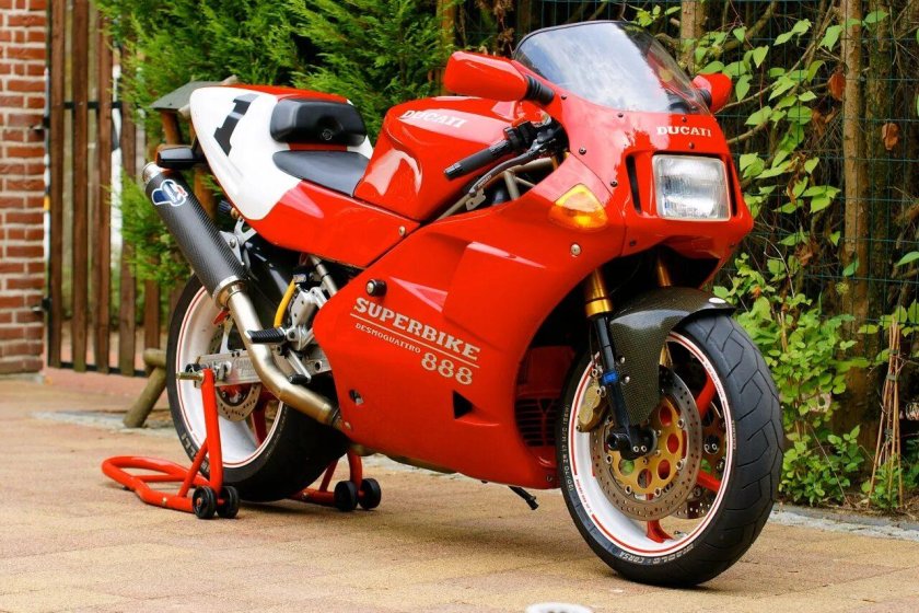 Ducati 1990
