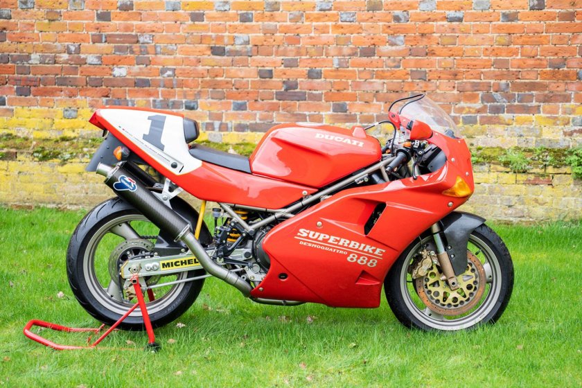 Ducati 888 superbike