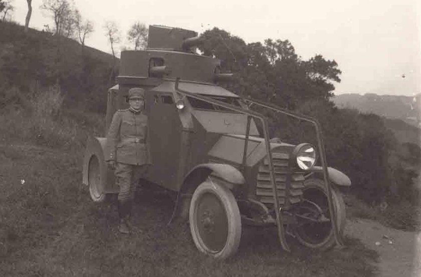 Бронеавтомобиль Lancia 1zm