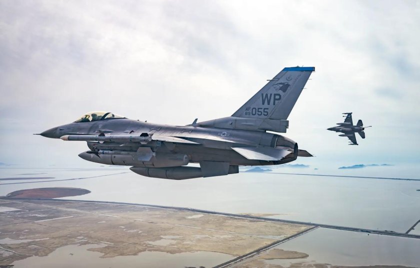 F 16 fighting falcon