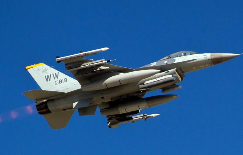 General Dynamics f-16 Fighting Falcon