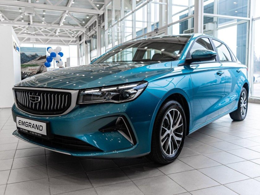 Новый Emgrand синий