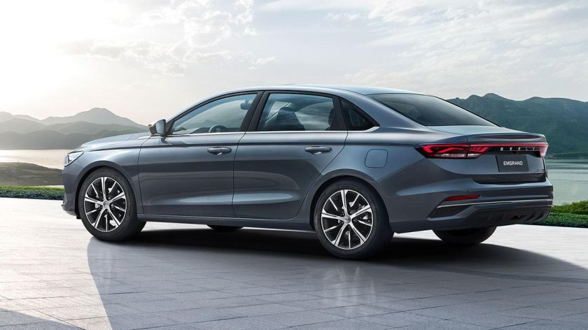 Geely Emgrand 2022