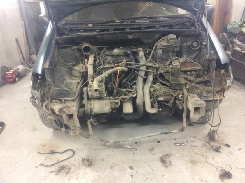 Двигатель Шаран 2001