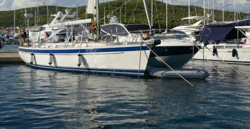 Парусная яхта hallberg-rassy 48