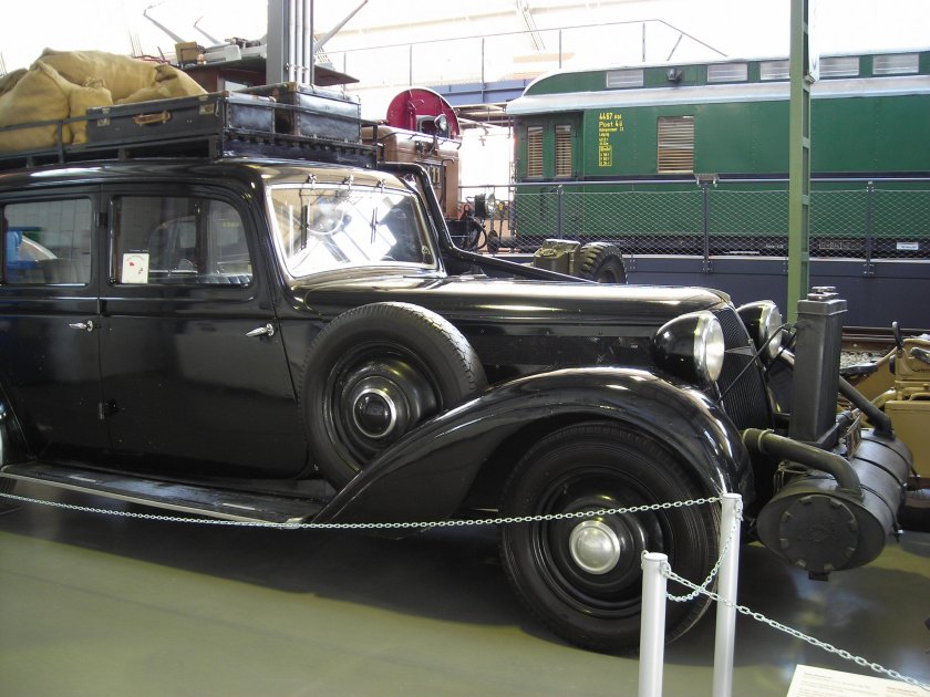 Адлер дипломат автомобиль