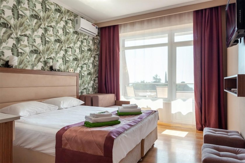 Грейс Арли ул. Ленина, 219д, Сочи