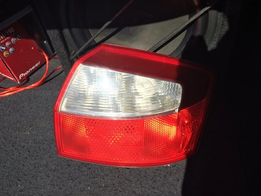 Задний левый стопарь на ВАЗ 2111 артикул