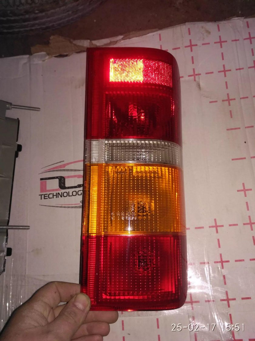 Задний стопарь 323 bj5p