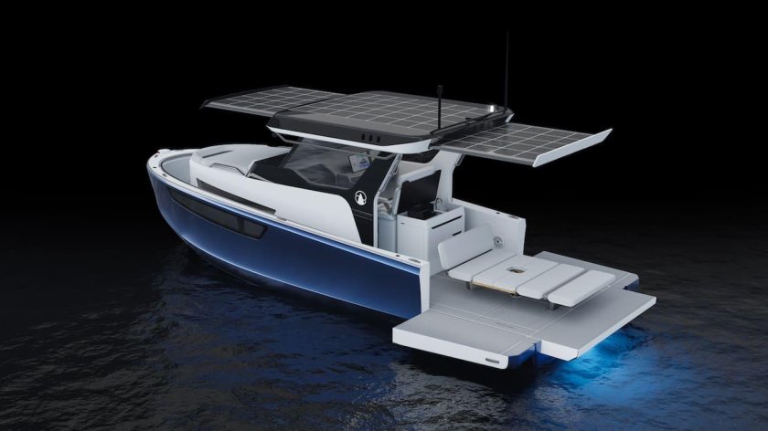 Синий катер