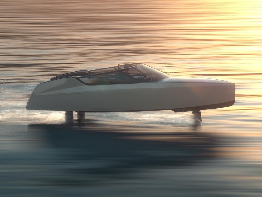 Летающая моторная лодка