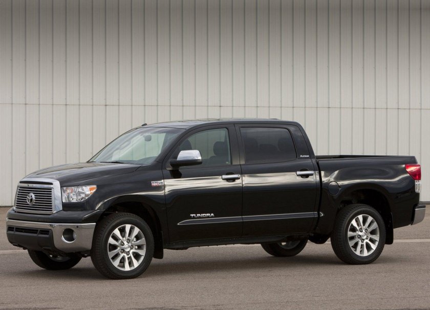 Toyota Tundra CREWMAX