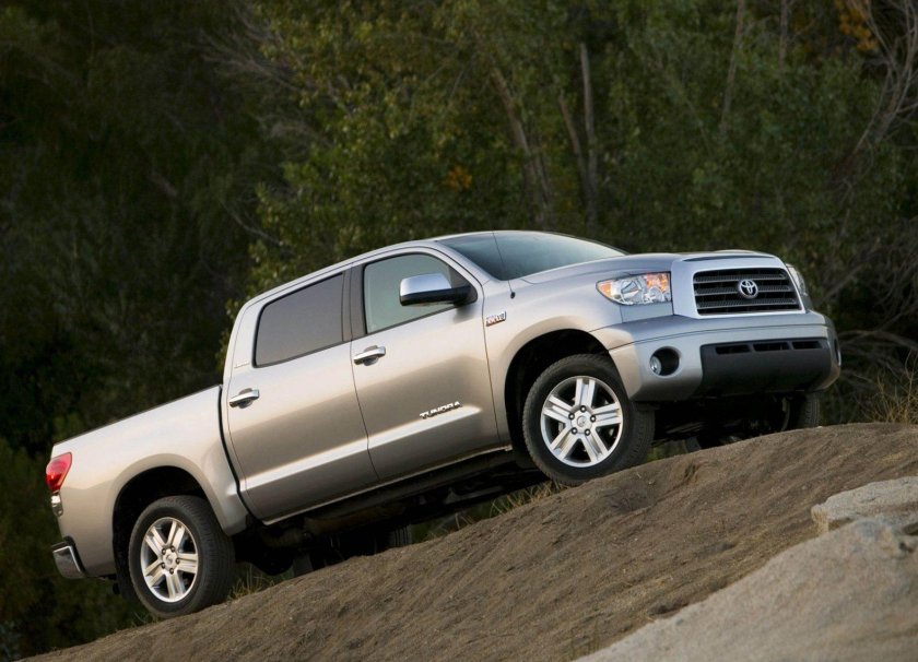 Тойота тундра 2008