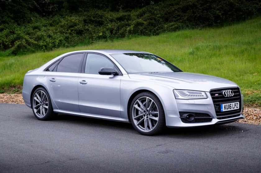 Audi s8
