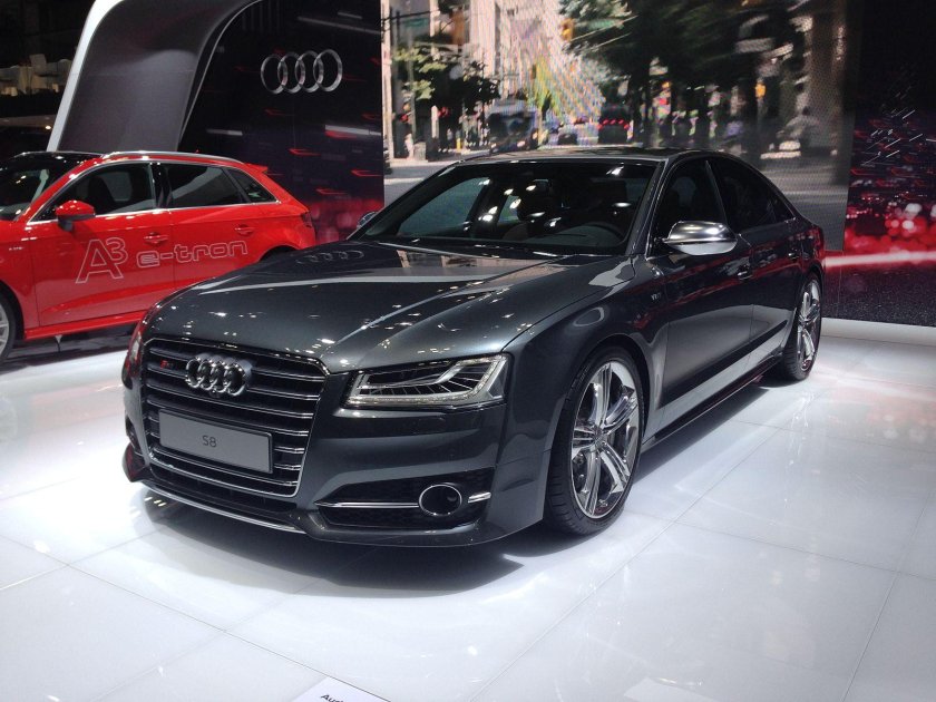 Audi s8