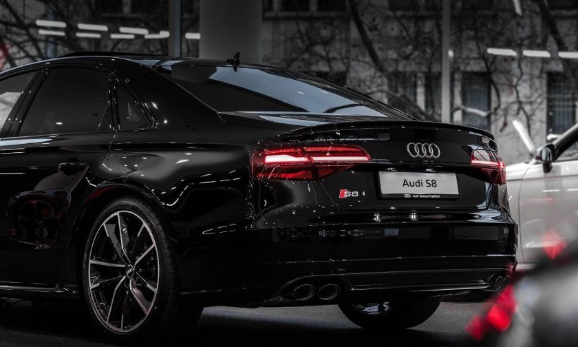 Audi s8 Plus Black
