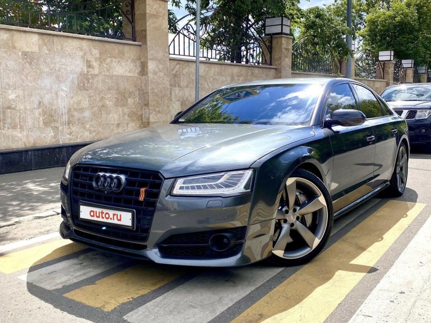 Audi s8 d4