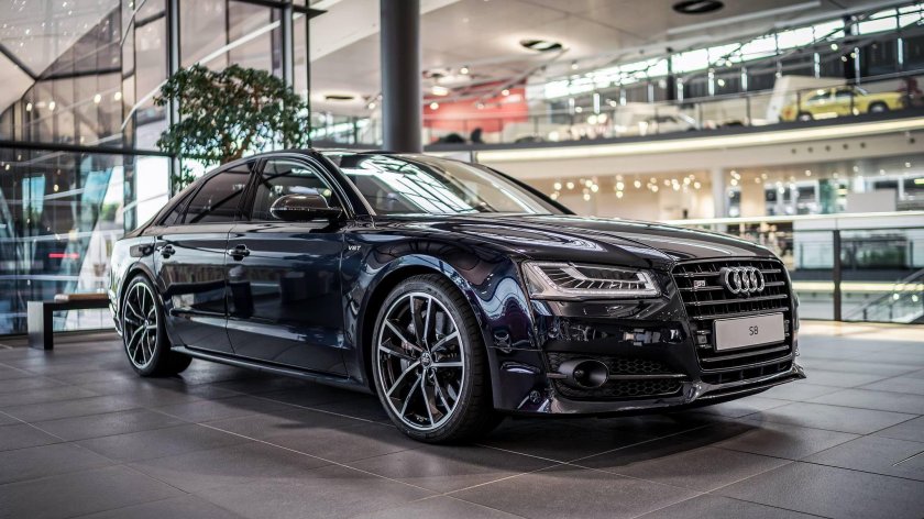 Audi s8 d1