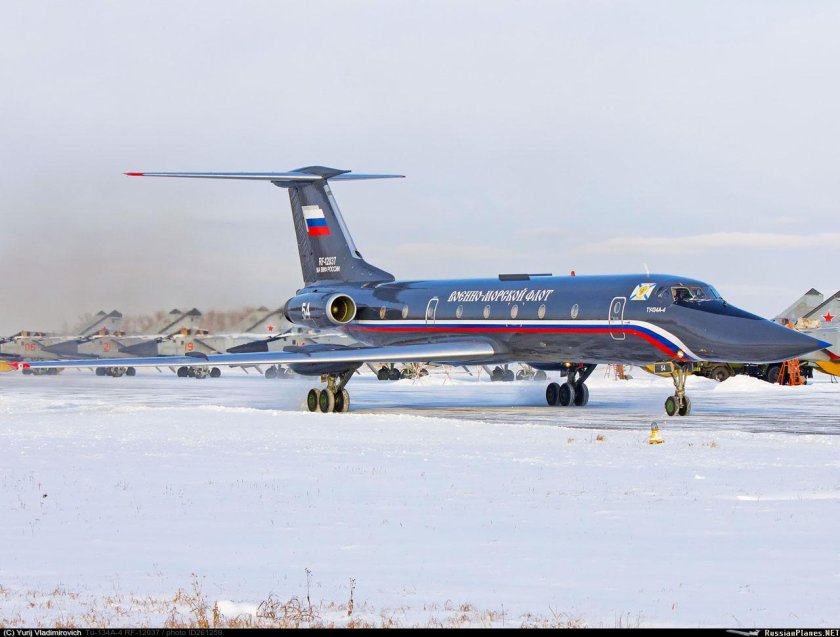 Самолет ту-134 УБЛ